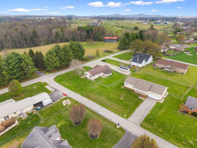 3037 Clear Springs Drive, London, KY 40744