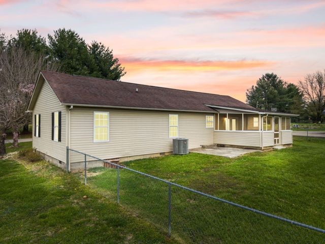 3037 Clear Springs Drive, London, KY 40744