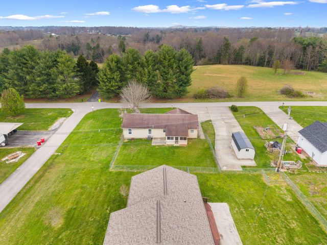3037 Clear Springs Drive, London, KY 40744