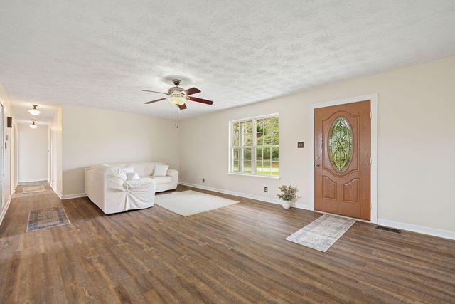3037 Clear Springs Drive, London, KY 40744