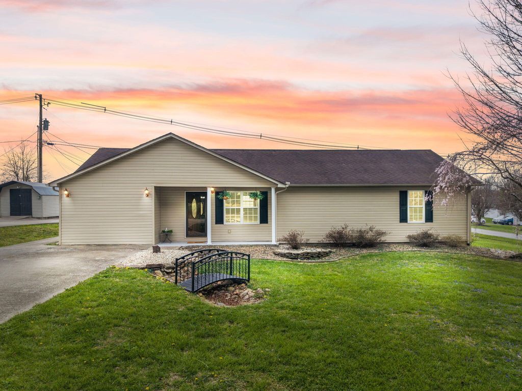 3037 Clear Springs Drive, London, KY 40744