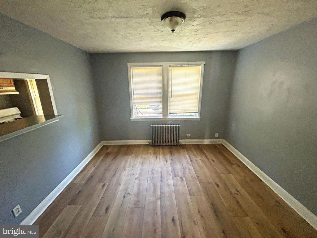 Image 11 of property listing at 4112 WOODHAVEN AVE, Baltimore, MD 21216