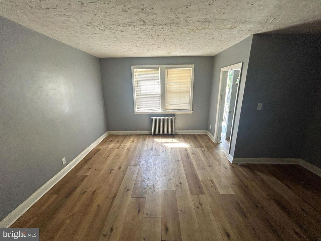 Image 6 of property listing at 4112 WOODHAVEN AVE, Baltimore, MD 21216
