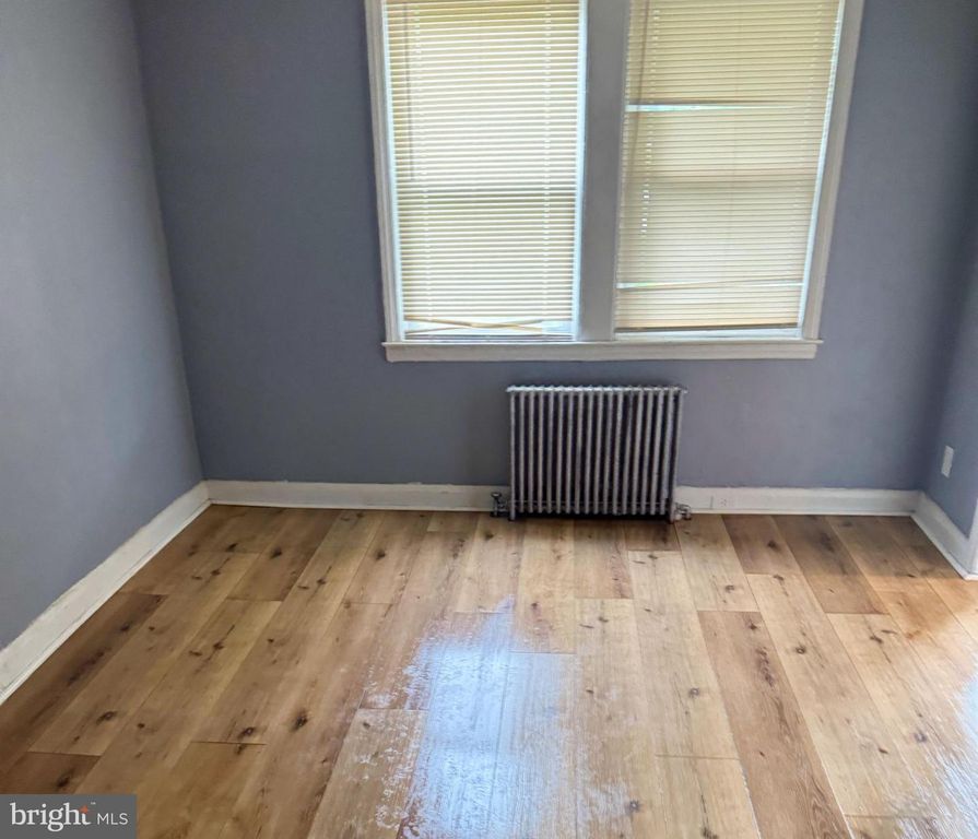 Image 7 of property listing at 4112 WOODHAVEN AVE, Baltimore, MD 21216