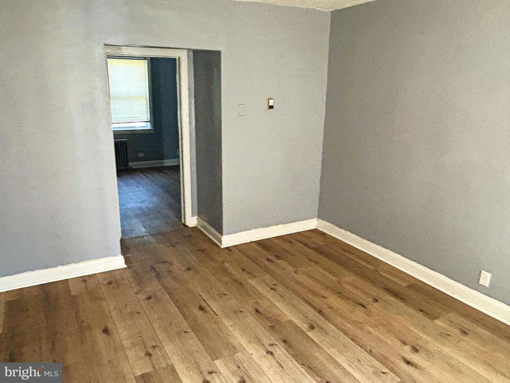 Image 8 of property listing at 4112 WOODHAVEN AVE, Baltimore, MD 21216