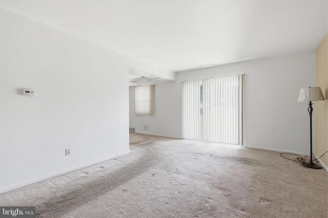 42 KEARNEY DR, North Wales, PA 19454