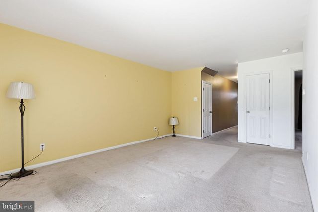 42 KEARNEY DR, North Wales, PA 19454