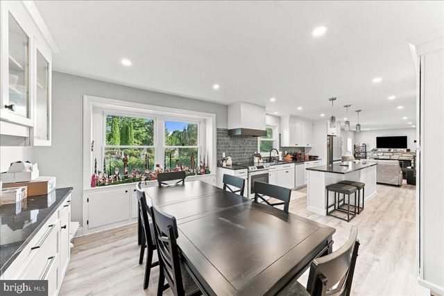 1227 VICTORIA LN, West Chester, PA 19380
