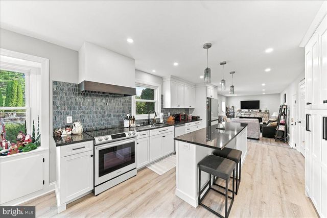 1227 VICTORIA LN, West Chester, PA 19380