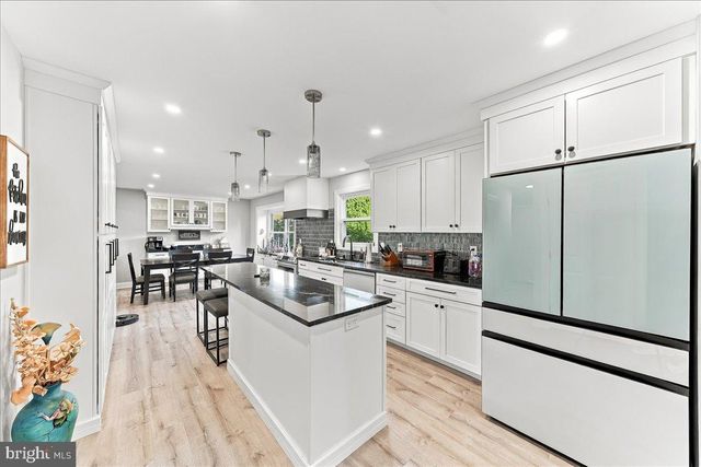1227 VICTORIA LN, West Chester, PA 19380