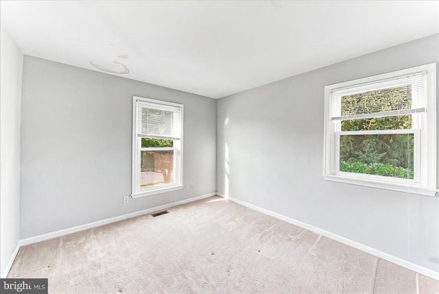 1227 VICTORIA LN, West Chester, PA 19380