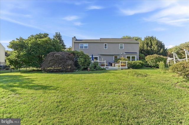 1227 VICTORIA LN, West Chester, PA 19380