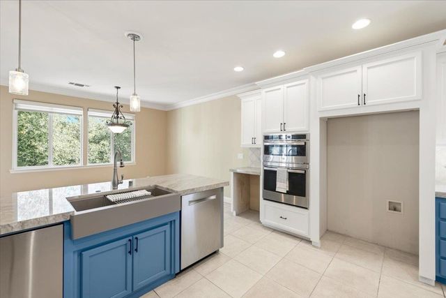 3184 Chasen Dr, Cameron Park, CA 95682
