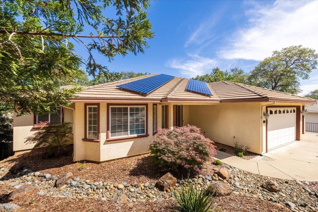 3184 Chasen Dr, Cameron Park, CA 95682