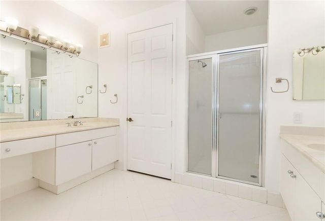 2692 Center Ct Drive 2-32, Weston, FL 33332