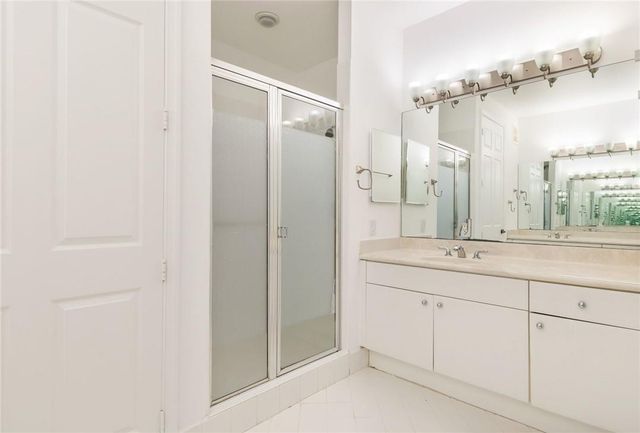 2692 Center Ct Drive 2-32, Weston, FL 33332
