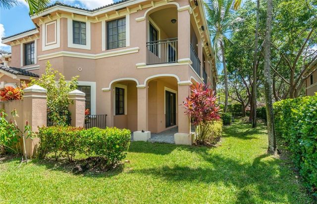 2692 Center Ct Drive 2-32, Weston, FL 33332