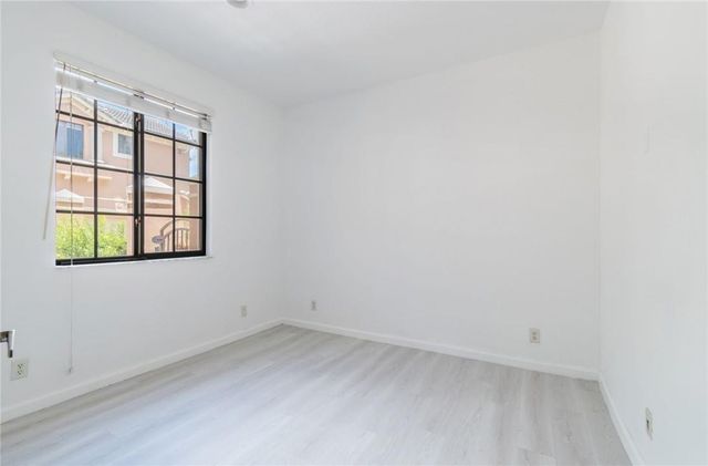 2692 Center Ct Drive 2-32, Weston, FL 33332