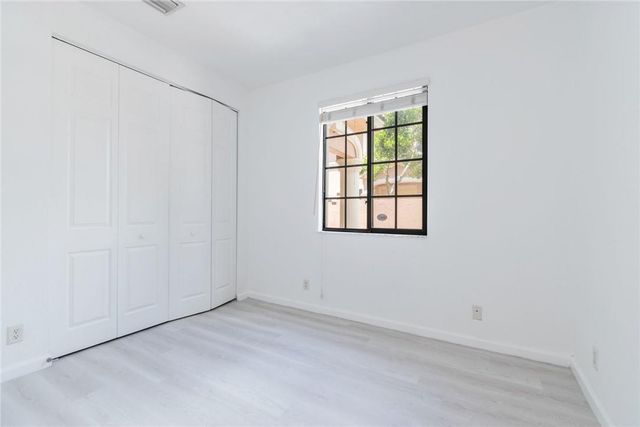 2692 Center Ct Drive 2-32, Weston, FL 33332