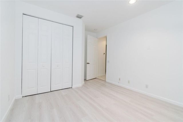 2692 Center Ct Drive 2-32, Weston, FL 33332