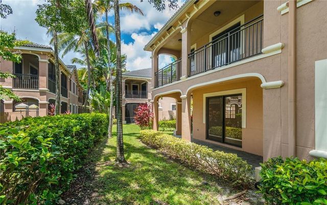 2692 Center Ct Drive 2-32, Weston, FL 33332
