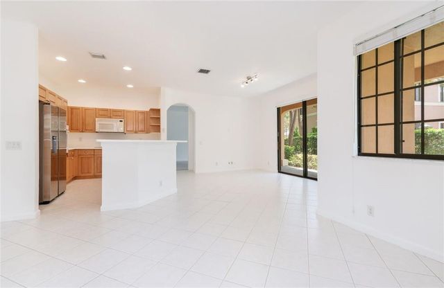 2692 Center Ct Drive 2-32, Weston, FL 33332