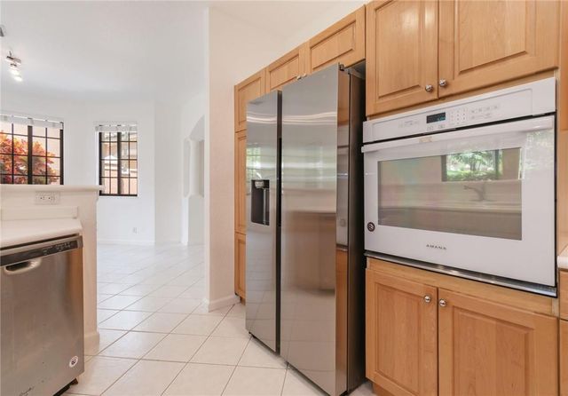 2692 Center Ct Drive 2-32, Weston, FL 33332