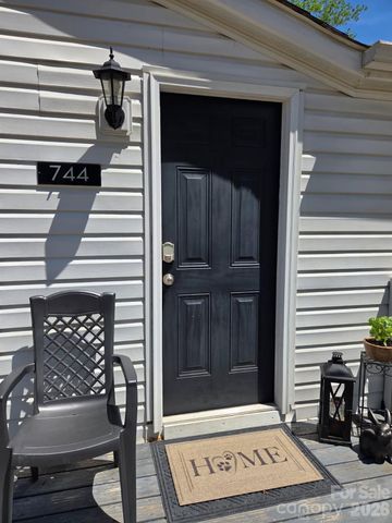 744 Deer Park Road, Nebo, NC 28761