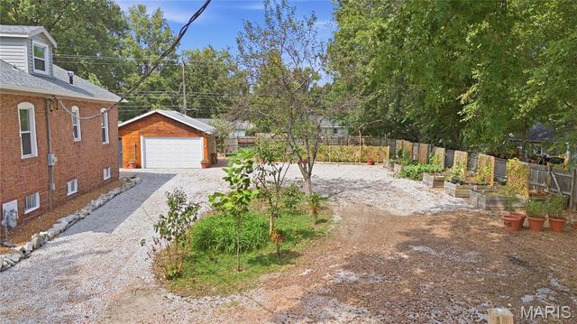 1705 Centreville Avenue, Belleville, IL 62220