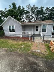 572 Middle Avenue, Aurora, IL 60506