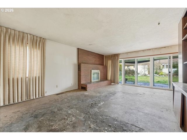 12333 Se MADISON St, Portland, OR 97233