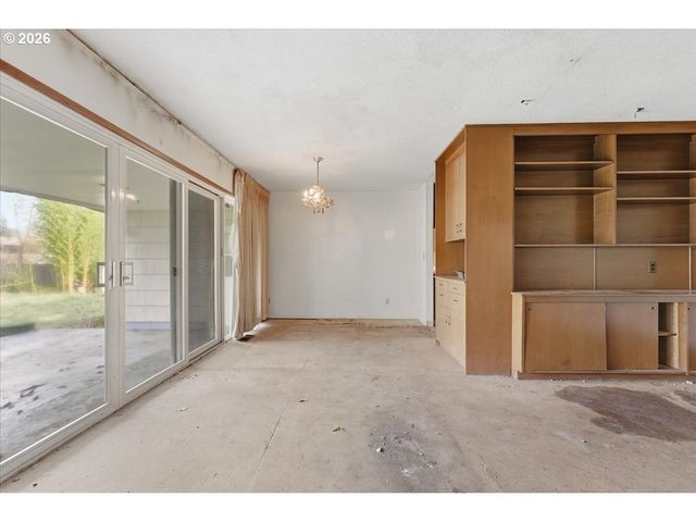 12333 Se MADISON St, Portland, OR 97233