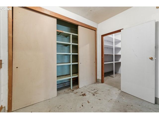 12333 Se MADISON St, Portland, OR 97233