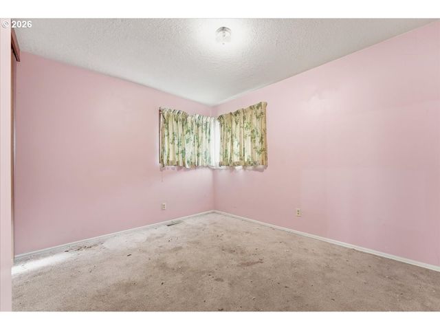 12333 Se MADISON St, Portland, OR 97233