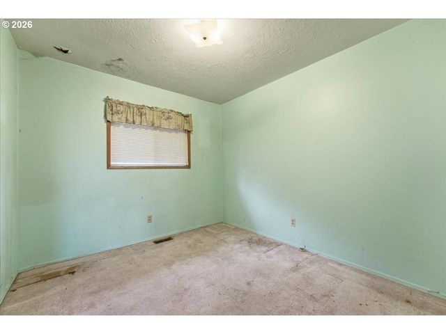 12333 Se MADISON St, Portland, OR 97233