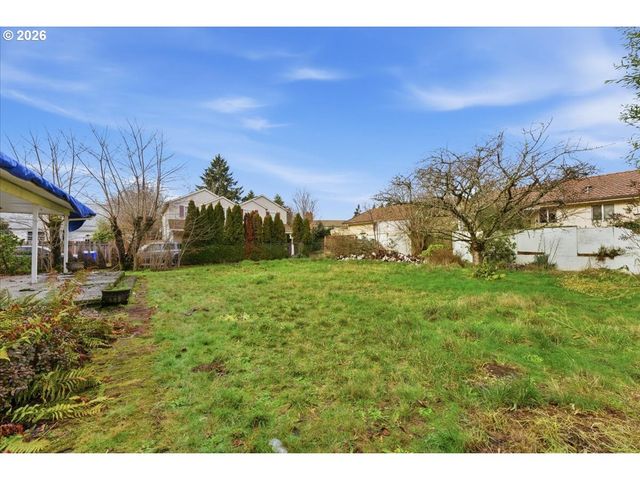 12333 Se MADISON St, Portland, OR 97233