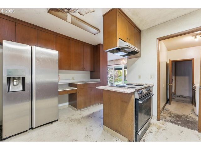 12333 Se MADISON St, Portland, OR 97233