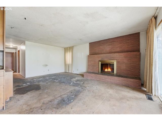 12333 Se MADISON St, Portland, OR 97233