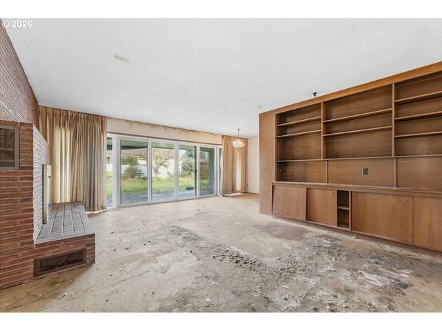 12333 Se MADISON St, Portland, OR 97233