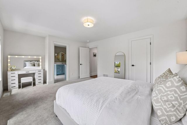 5925 Chowen Avenue S, Edina, MN 55410