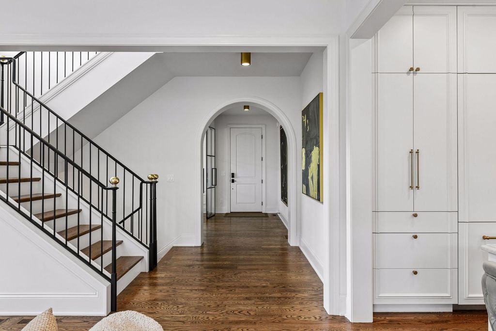 5925 Chowen Avenue S, Edina, MN 55410 — photo 2