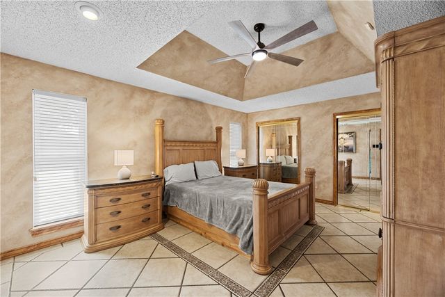 3002 Chapel Creek Dr, Corpus Christi, TX 78414