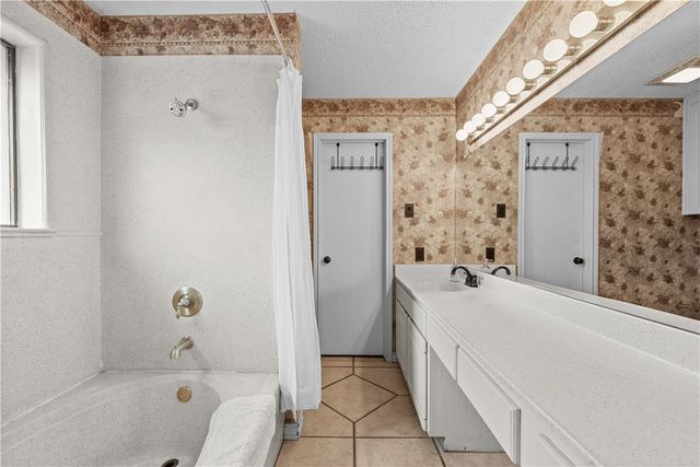 3002 Chapel Creek Dr, Corpus Christi, TX 78414