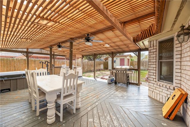 3002 Chapel Creek Dr, Corpus Christi, TX 78414