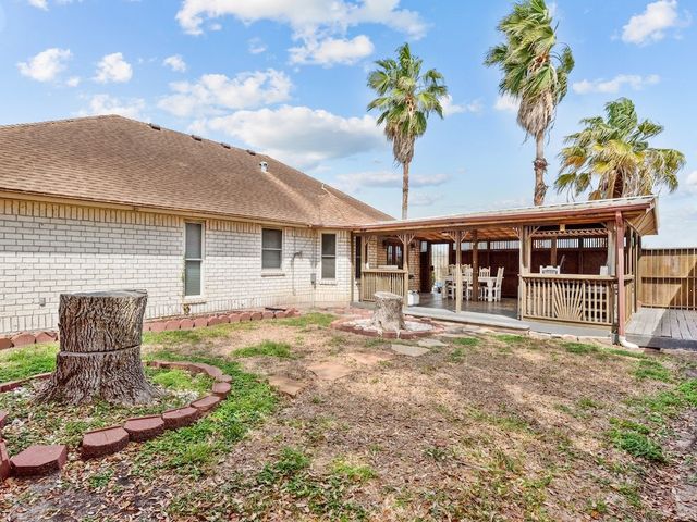 3002 Chapel Creek Dr, Corpus Christi, TX 78414