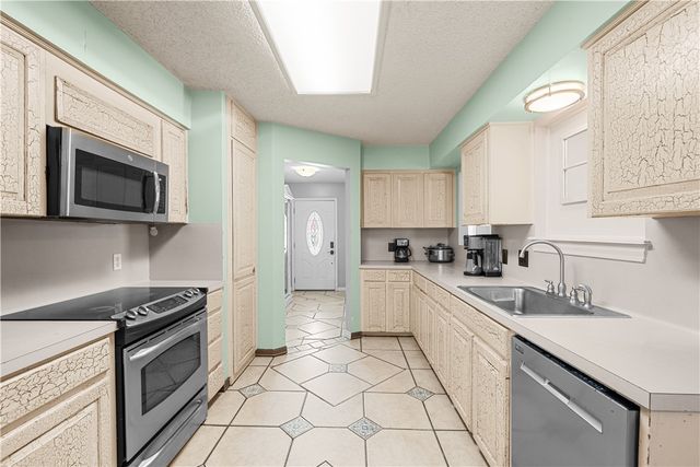 3002 Chapel Creek Dr, Corpus Christi, TX 78414