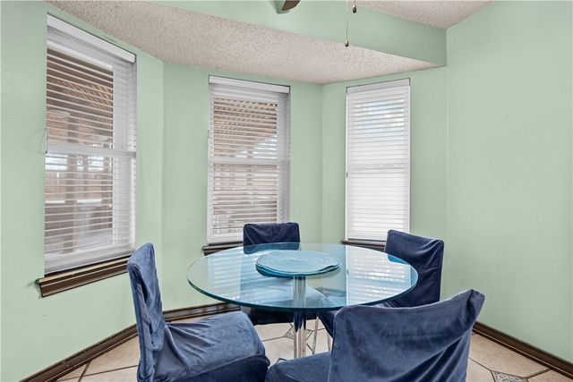 3002 Chapel Creek Dr, Corpus Christi, TX 78414