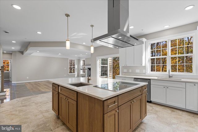 200 LISMORE DR, Fort Washington, MD 20744