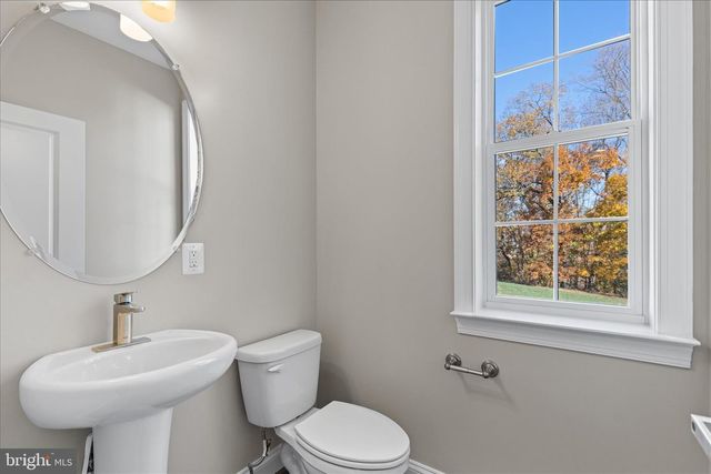 200 LISMORE DR, Fort Washington, MD 20744