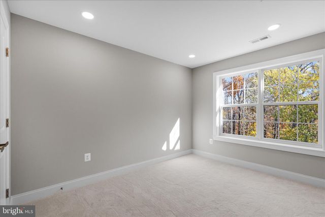 200 LISMORE DR, Fort Washington, MD 20744